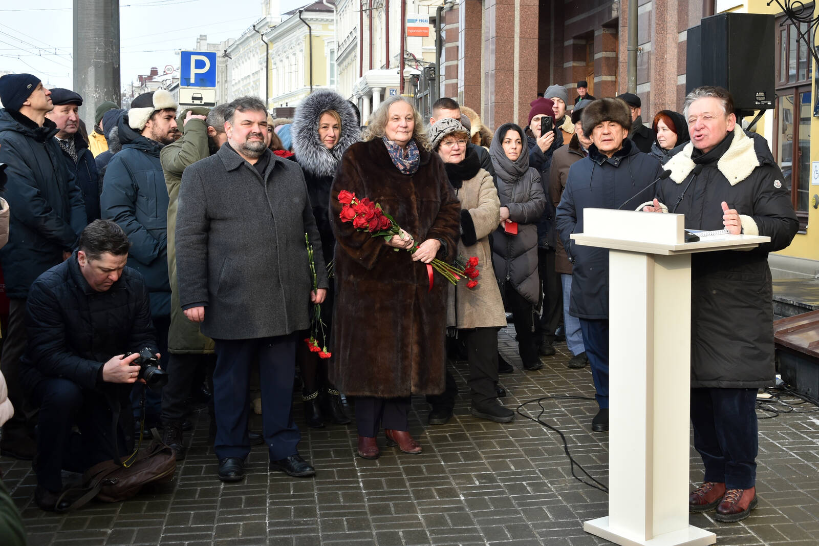 В Казани открылась мемориальная доска Федору Ивановичу Шаляпину |  13.02.2023 | Казань - БезФормата